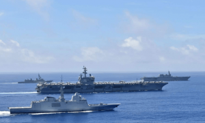 高市早苗不自量力，美媒发出警告：日本如果走错半步，中国万枚导弹将降临！