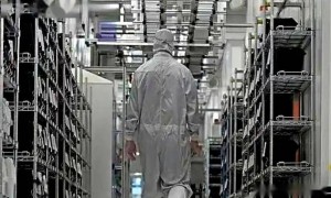 德国媒体报道：闻泰收购安世后，未押注荷兰，而是派专家拆解产线、迁产能回中国，却漏算闻泰早搭备用系统、换国内供应链