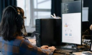 原创 
            OpenAI也来了，巨头为何决战AI浏览器？