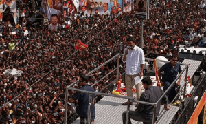 印度40人因踩踏身亡！“我们动弹不了，无法呼吸”